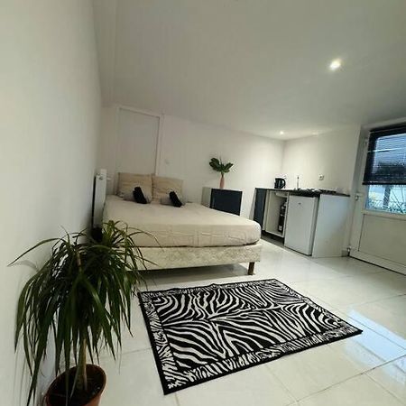 La Cache Cache Apartment Saint-Gereon Bagian luar foto